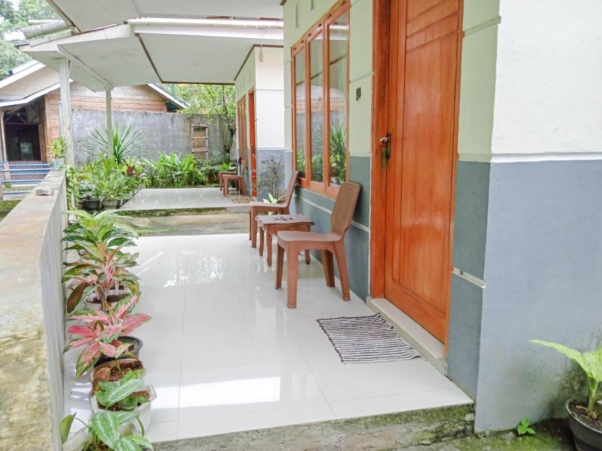 Tarsius Home Stay Rinondoran Екстер'єр фото